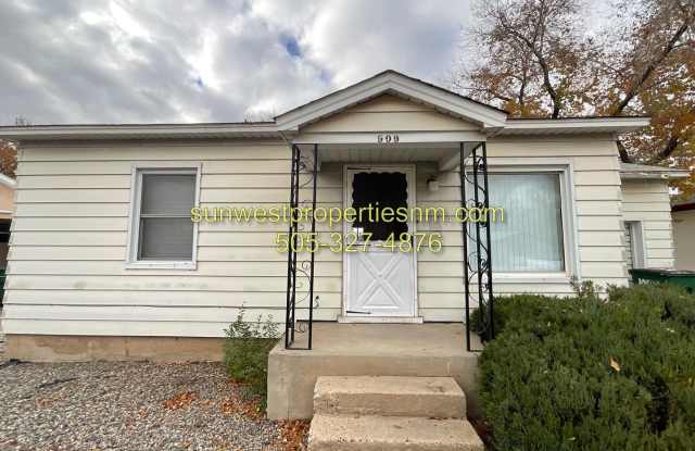 2 Bedroom, 1.5 Bath Home - 909 North Monterey Avenue, Farmington, NM 87401