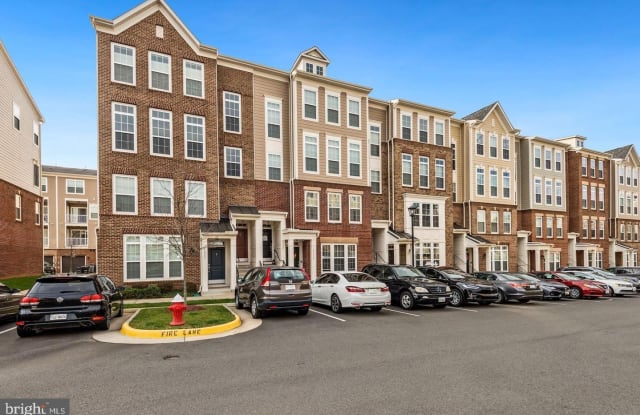 43555 HELMSDALE TERRACE - 43555 Helmsdale Terrace, South Riding, VA 20152