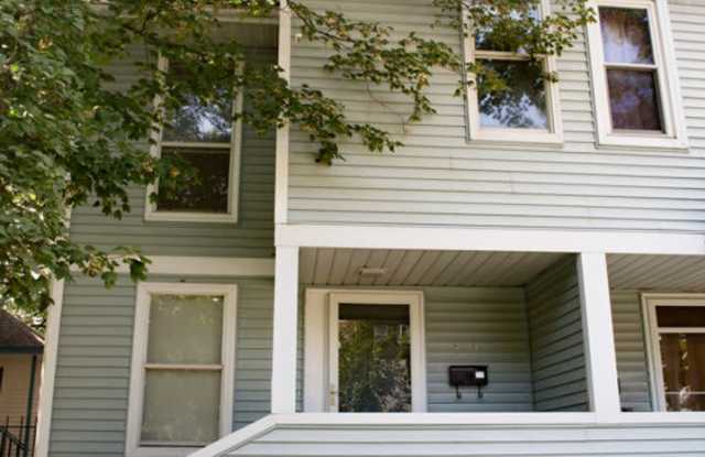 3 Bedroom Town-home Unit Close by The U of M! Available September 2026 photos photos