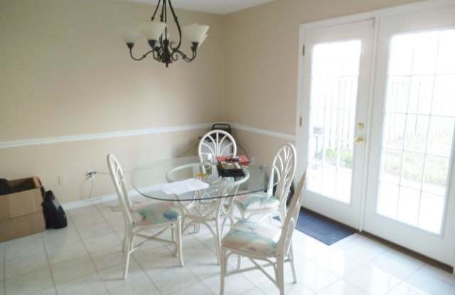 206 Bracken Place Gallery 4