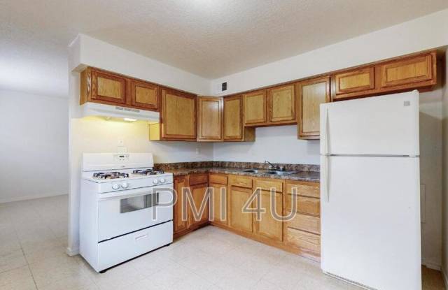 233 Tennessee St NE - 233 Tennessee Street Northeast, Albuquerque, NM 87108