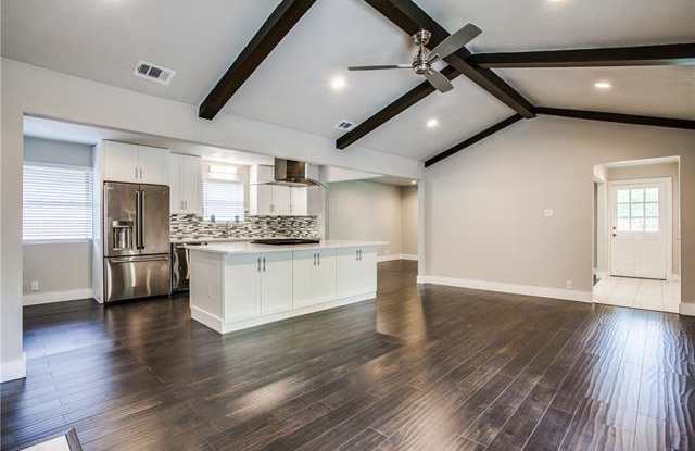 704 S Waterview Drive Gallery 3