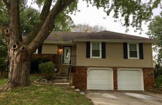 125 Southwest Kel Court - 125 SW Kel Ct, Blue Springs, MO 64015