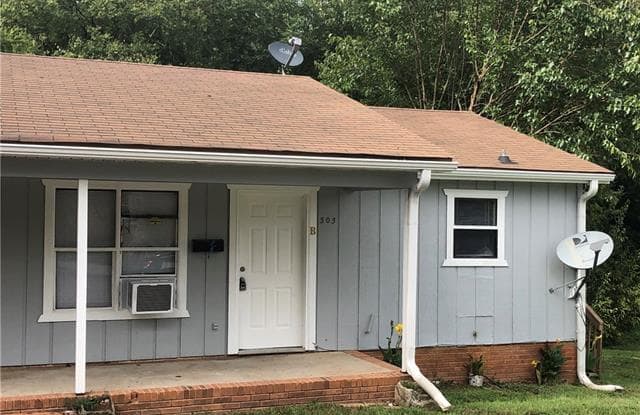 305 E Hudson Street - 305 East Hudson Street, Monroe, NC 28112