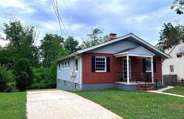 1717 GREENSPRING Drive Gallery 2
