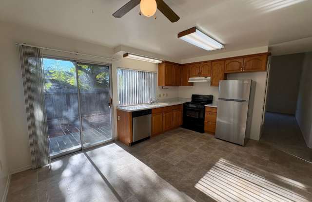 Villa Martinique Town Home! - 10858 Tierrasanta Boulevard, San Diego, CA 92124