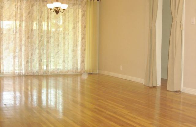 1106 W Teresa St Gallery 2