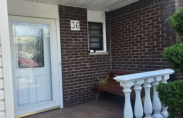 36 Maple Ct Gallery 2