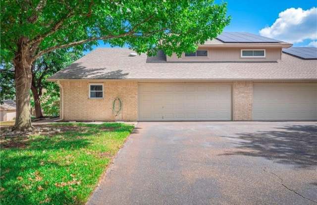 3901 Chisholm Trail unit: 12 photos photos