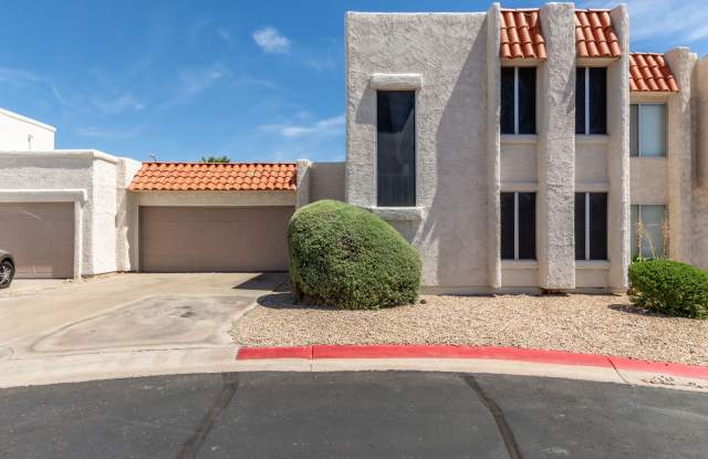 Remodeled Phoenix townhome w/ 3 bedrooms, 2.5 bathrooms, and two car garage! photos photos
