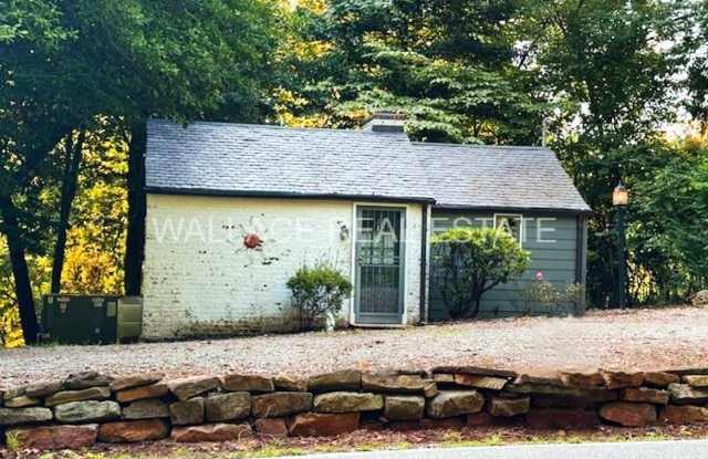 COZY 1 BEDROOM FULLY FURNISHED COTTAGE IN WEST KNOXVILLE!! - 1600 Duncan Road, Knox County, TN 37919