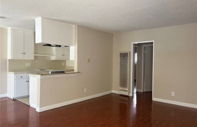 5241 Hermitage Avenue Gallery 2