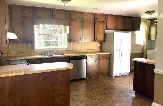 2437 Harrington Dr Gallery 2