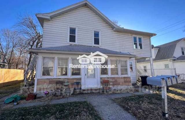 2305 E Walnut St - 2305 East Walnut Street, Des Moines, IA 50317
