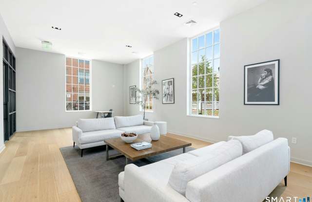 15 Corbin Drive Gallery 4