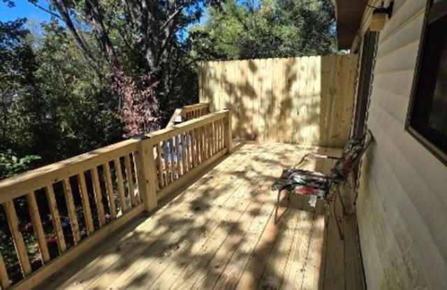 3BR/2BA Townhome – Updated Kitchen, Large Deck & Fenced Yard IN Radcliff Gallery 3