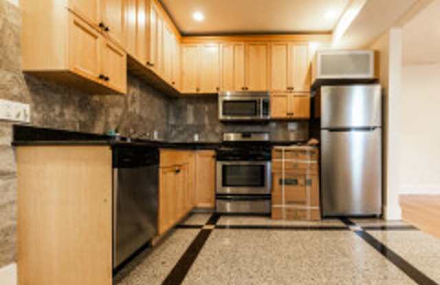 Brookline / BU Central Campus 3 Bed/2 Bath on Babcock St for September 1st. Students Welcome!!! photos photos
