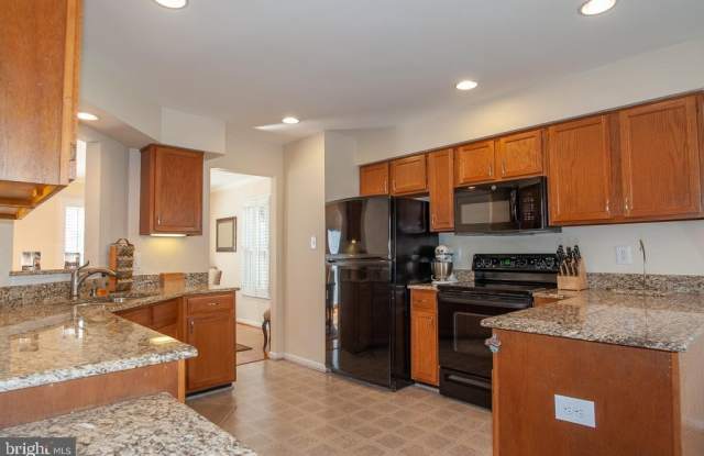 6615 SKY BLUE CT Gallery 4
