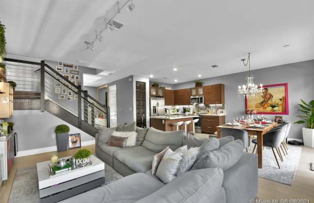15678 NW 91st Ct Gallery 4