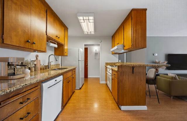 1458 Hudson St Apt 111 Gallery 3