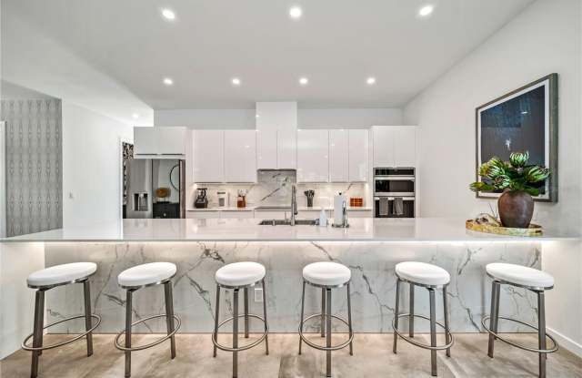 2327 HILLVIEW Street Gallery 3