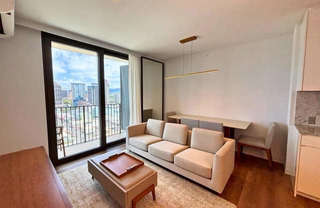 987 Queen Street unit: 2405 photos photos