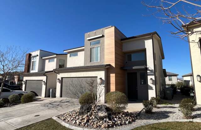 4-bedroom, 2.5-bathroom home located in the desirable St George, UT photos photos