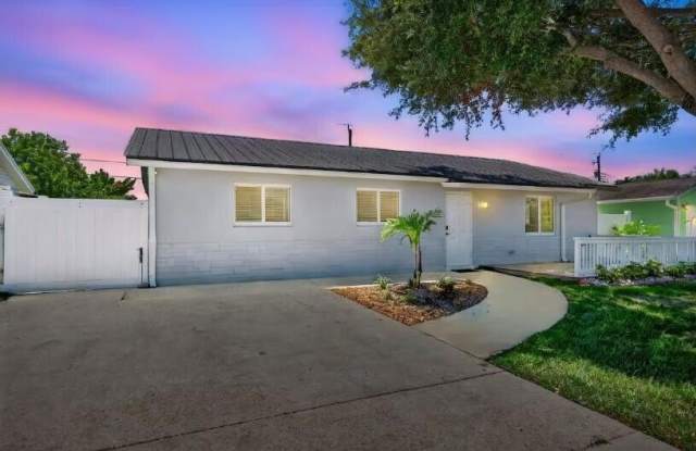516 E Whitney Drive Gallery 2