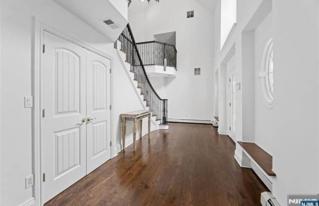 122 Helen Court Gallery 4