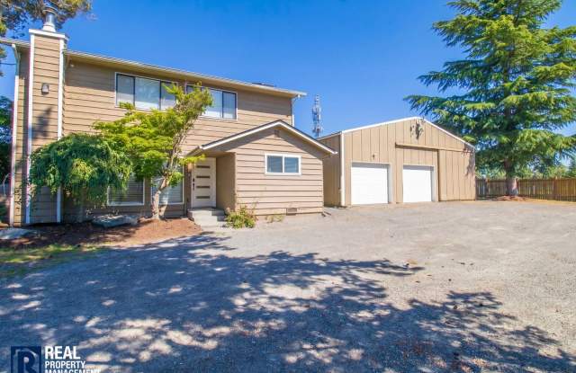Completely Remodeled 4BR Home with Massive Shop/Garage & Large Fenced Yard photos photos