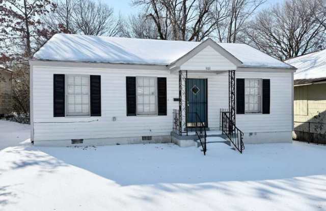 101 East Davant Avenue photos photos