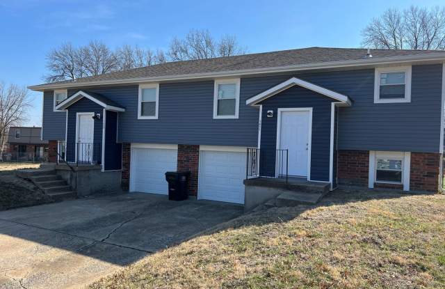 Coming Soon: Updated 3 Bedroom Duplex with Spacious Backyard! photos photos