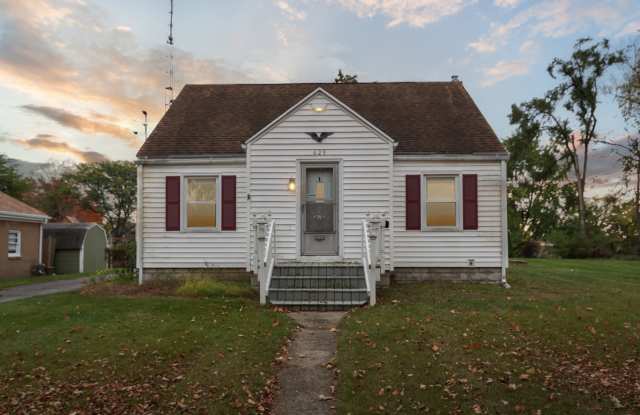 629 Saint Clair Avenue - 629 Saint Clair Avenue, Jackson, MI 49202