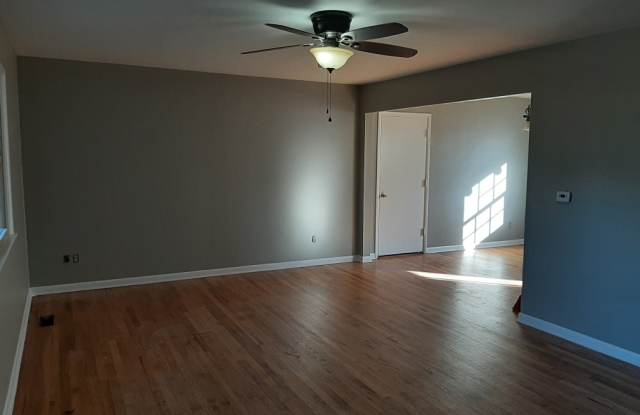 17 Summit Circle Gallery 3