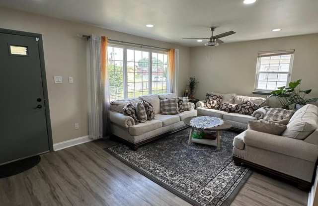 7837 LAWNDALE Avenue Gallery 3
