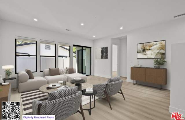 521 N Martel Ave photos photos