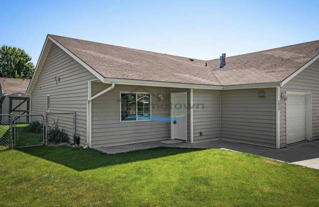 Two-Bed, Two-Bath Duplex with Garage in Coeur d'Alene! photos photos