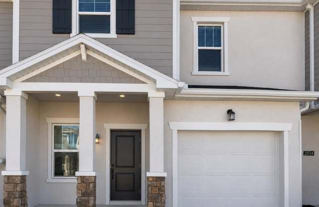 2528 SKYLINE Loop Gallery 1