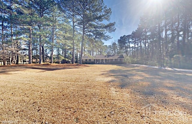 2895 Elizabeth Lane - 2895 Elizabeth Lane, Snellville, GA 30078
