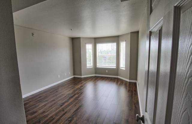 3 bed 2 bath 2nd story Littleton Condo Gallery 4