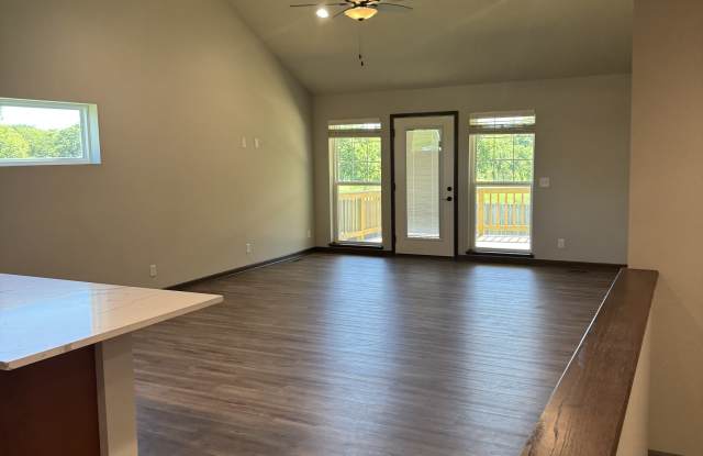 143 West Ida Lane - 1 Gallery 2