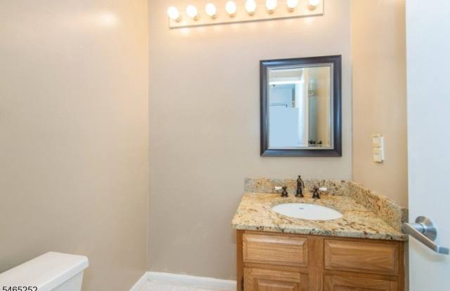4 Danbury Ct Gallery 4