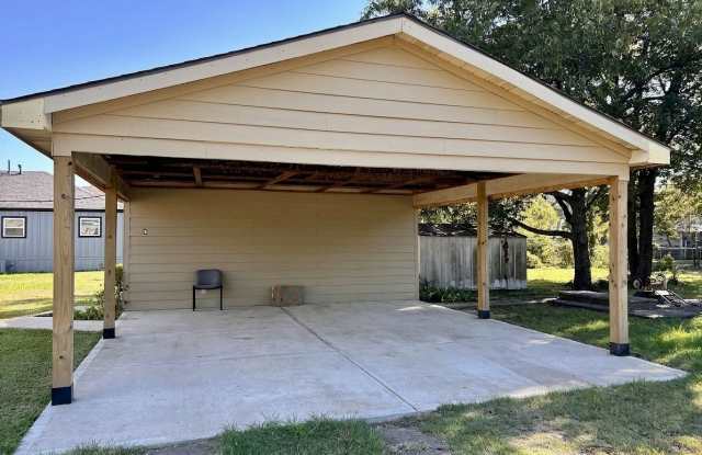 1120 N Ross Avenue Gallery 2