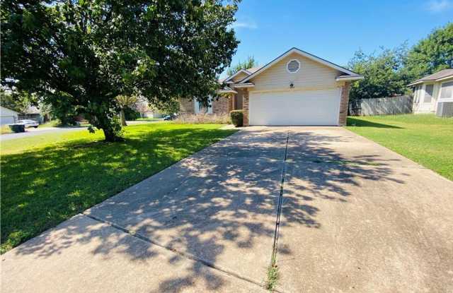 Cozy 3 bedroom, 2 bath home in Crystal Knoll Terrace! photos photos