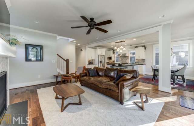 305 East Lake Dr Gallery 3