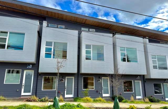 Modern 3-Level Townhome (2020) with Private Garage, Roof Deck  A/C photos photos