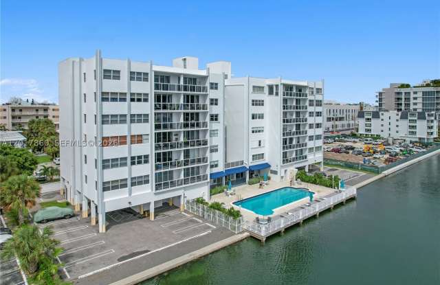 9381 E Bay Harbor Dr Gallery 2