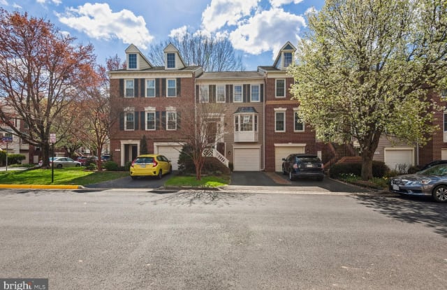 6893 MCLEAN PROVINCE CIRCLE - 6893 McLean Province Circle, McLean, VA 22043