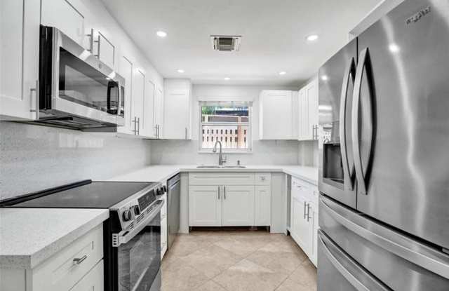 2802 NE 15th Avenue, Wilton Manors, FL 33334 photos photos