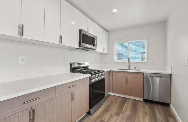 1358 W 36th Street photos photos